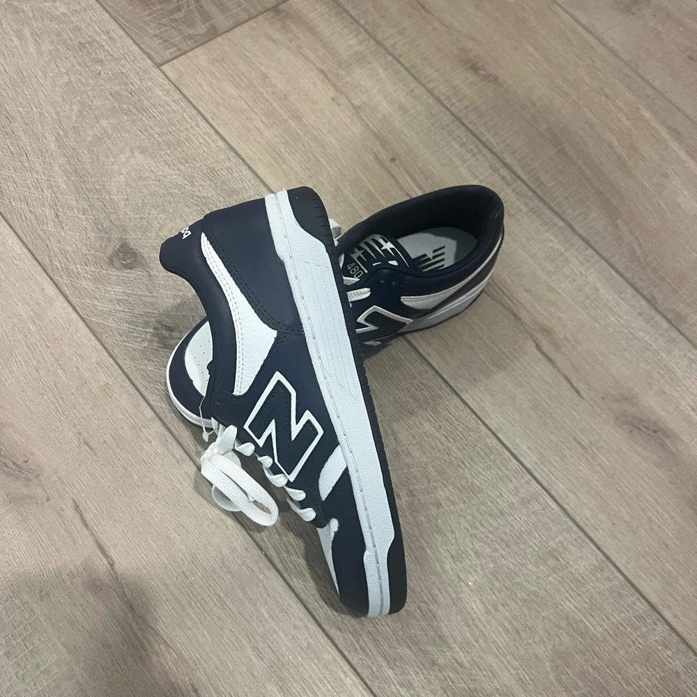 New Balance sneakers never worn